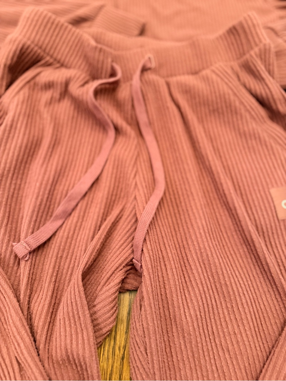 ALO Yoga Women's Ribbed Hoodie & Jogger Set in Maroon - Picture 3 of 9